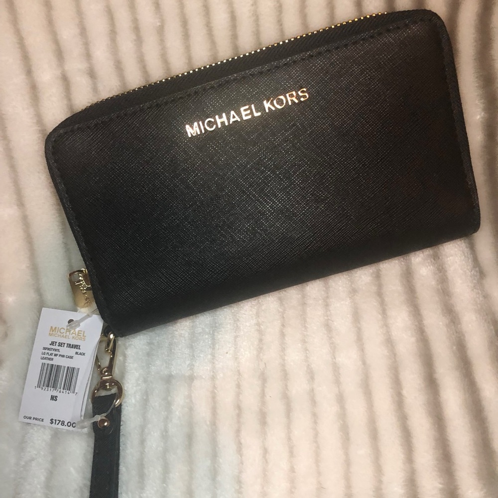 ❗️SOLD❗️Michael Kors Wallet